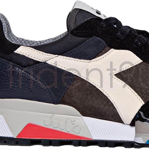 ディアドラのインスタグラム：「. 【diadora PRODUCT INFORMATION】 . "trident90 leather" . 1980年代当時F1のピットクルーシューズとして展開された"trident" パンチング処理を施したピッグスキンヌバックや毛足の長いスウェード、ヒール部にはCervo (牡鹿) レザーを使用したり様々な表情が味わえます。 アウトソールには当時のモデルに採用されたオイル（ガソリン等）で滑りにくいパターンを採用しています。 やや細身なシルエットも特徴。 . #diadora #diadoraheritage #trident90 #madeinitaly #makeitbright #sneakers #ディアドラ #ディアドラヘリテージ #スニーカー」