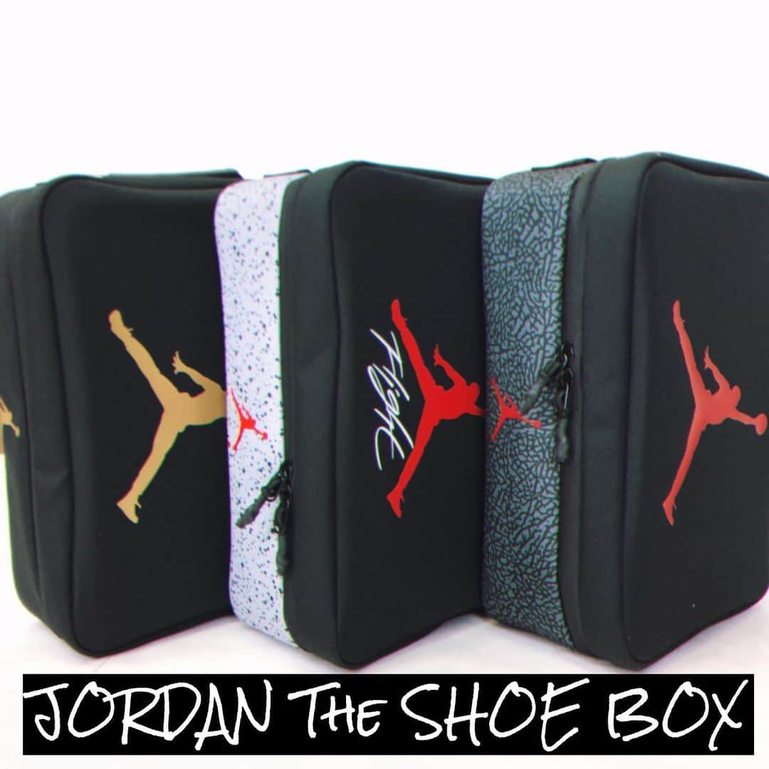 セレクションスタッフさんのインスタグラム写真 - (セレクションスタッフInstagram)「.﻿ JORDAN Shoe Box👟🖤﻿ ﻿ ジョーダンシリーズ初展開のShoes Box。実際に、Shoes Boxに使用されたデザインを採用。 3種類まとめ買いされる方もいるくらい人気アイテム‼︎﻿ 今まだ在庫があるので狙ってる方はお早めにっ🥲💗﻿ ﻿ ﻿ #jordan #ストリートファッション #スニーカー #足元倶楽部 #スニーカー好きな人と繋がりたい #シューズボックス #セレクション新宿 #セレクション大阪 #ラストダンス #lastdance #nba好きと繋がりたい #マイケルジョーダン」12月10日 11時25分 - selection_headoffice
