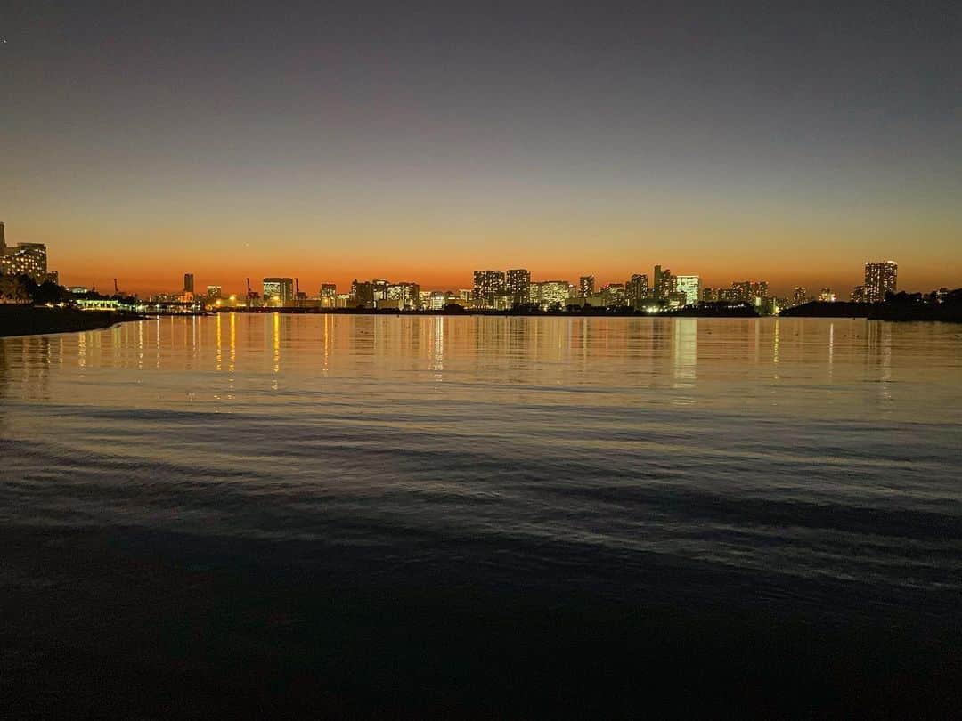 豊大槻さんのインスタグラム写真 - (豊大槻Instagram)「#beach  #eveningview  #tokyobay  #ビーチ  #夕景  #東京湾」12月10日 11時47分 - yutakachi