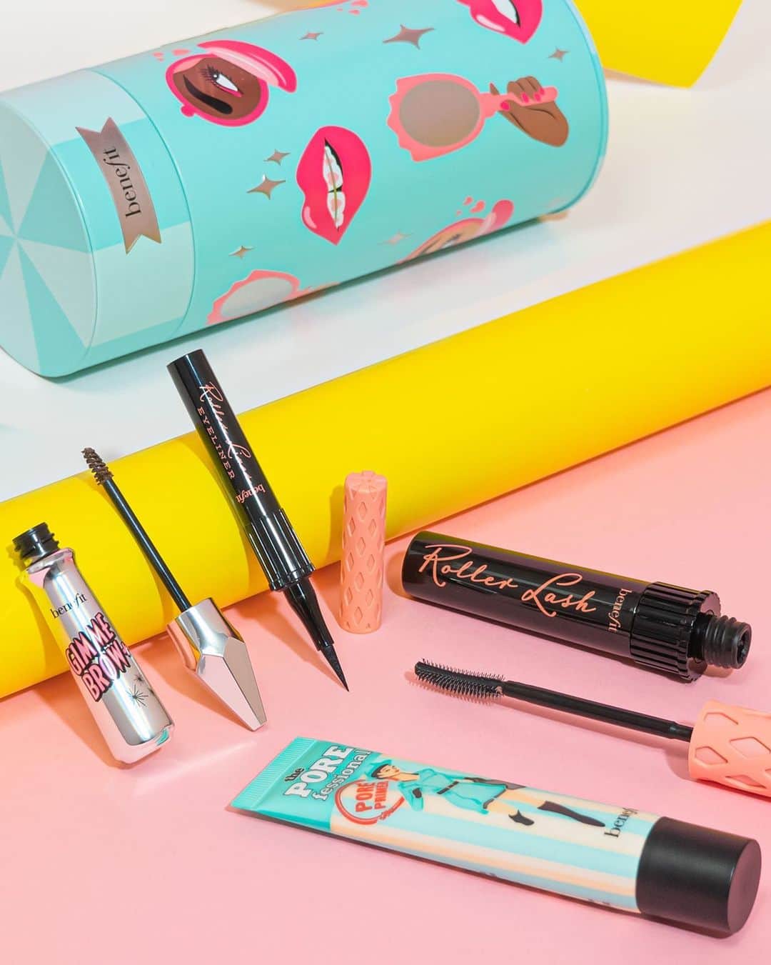 Benefit Cosmeticsさんのインスタグラム写真 - (Benefit CosmeticsInstagram)「THE set to get this holiday season! 🎁Our Party Curl bundle includes everything you need get ready for your Zoom holiday party! Available now for just $40 (a $93 value!) at @ultabeauty @macys @qvc @hsn @nordstrom @beautylish @urbanoutfitters @revolvebeauty & @asos! Set includes: 🎀 full-size #gimmebrow+ volumizing brow gel in shade 3 🎀 full-size #rollerlash mascara 🎀 full-size #POREfessional face primer 🎀 mini #rollerliner liquid liner #benefit​」12月10日 11時56分 - benefitcosmetics