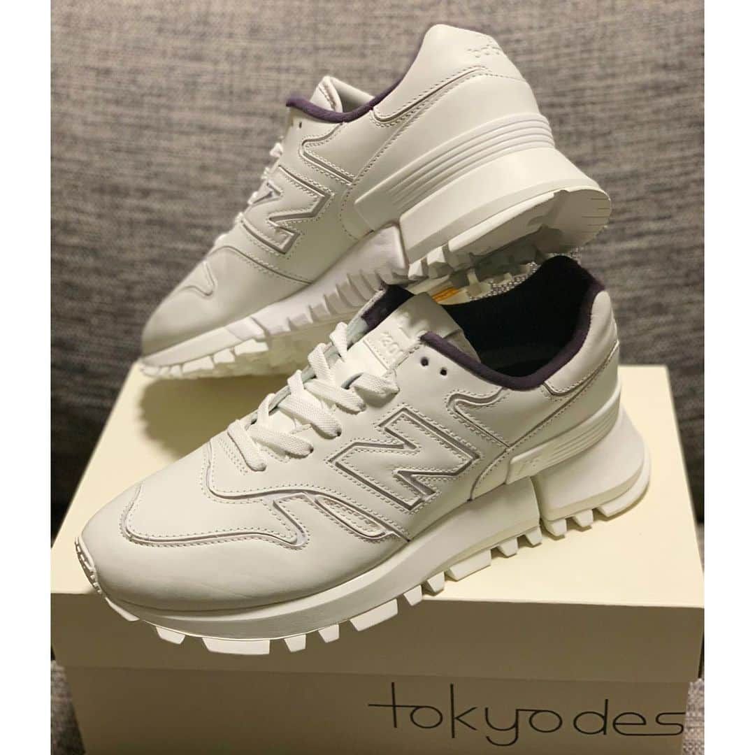 高柳直人 のインスタグラム：「New Balance OVERCOAT × TOKYO DESIGN STUDIO R_C1300 RC1300  最近のお気に入り👍 ・ ・ #newbalance #newbalancejapan #newbalancegolf #newbalanceathlete #newbalance1300 #tokyodesignstudio #overcoat #スニーカー」