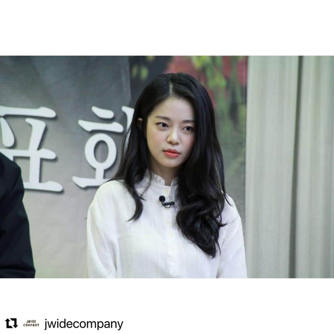 ト・サンウさんのインスタグラム写真 - (ト・サンウInstagram)「#Repost @jwidecompany with @make_repost ・・・ 📬 [도상우], [김주영]은 '사랑하면, 조례?' http://naver.me/IDEazoYM - 경기도의회 웹드라마 '사랑하면, 조례?!'에서 색다른 연기 변신은 물론, 훈훈한 선남선녀 케미👫까지 자랑하는 도상우, 김주영 배우의 열일 현장 포착💜 - #제이와이드컴퍼니 #jwidecompany #배우 #도상우 #dosangwoo #김주영 #kimjuyoung #경기도의회 #웹드라마 #사랑하면조례 #의준_의정 #주희」12月10日 13時33分 - sang_____w