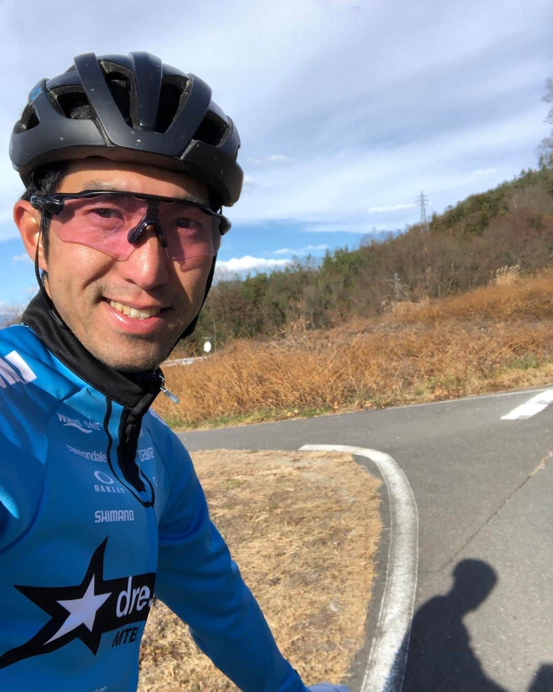 山本幸平のインスタグラム：「秋のトレイルライドは気持ちが良い。☃️冬前に楽しみます。  Before winter season,I enjoy calme trail ride. 🍁」