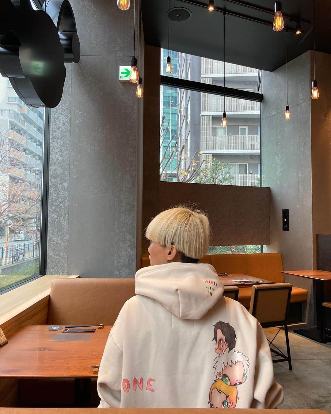 のインスタグラム：「@javicalleja 🧒🏻🧒🏼🧒🏽🧒🏾🧒🏿✨」