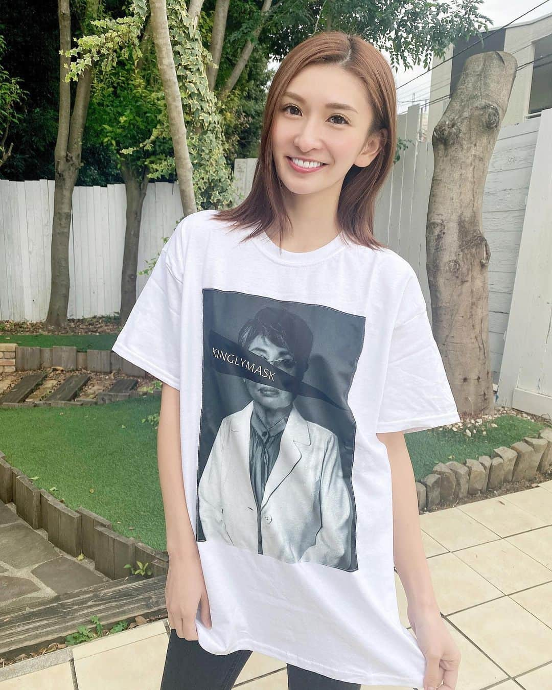 まあみさんのインスタグラム写真 - (まあみInstagram)「TBS✖️泉ピン子さん✖️KINGLYMASK コラボTシャツのモデルをさせていただきました🙌💖ピン子さーん😍💐 . . #泉ピン子 さん#ピン子通販やるってよ #キニナル金曜日#カイモノラボ#王様のブランチ#TBS#コラボ#通販#ファッション通販 #kinglymask#tshirt#tシャツ #model#MaaMi#마아미#蒔麻心」12月10日 13時57分 - maami_1125