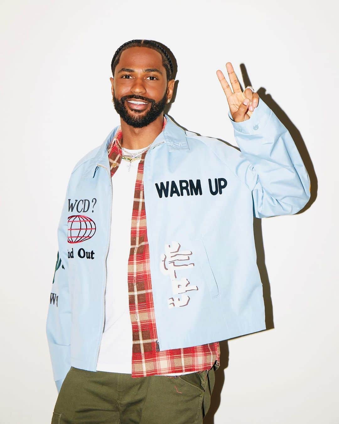 ビッグ・ショーンのインスタグラム：「Going into my 14th year of professionally rapping n living my dream (I count the year before I signed my deal)! Unreal! It’s been ups n downs but I’m not stopping anytime soon, no matter how bad some of y’all want me to, I got more to say! 🌍🤟🏾🌹🔥💙」