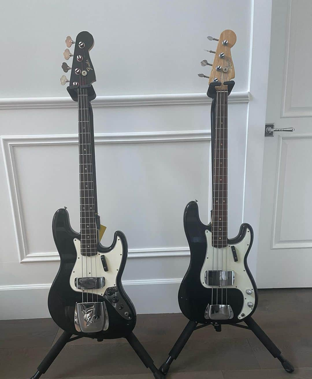 ギーザー・バトラーさんのインスタグラム写真 - (ギーザー・バトラーInstagram)「Welcome to the fold 1964 Jazz bass and 1964 P-bass. All original black.  Looking forward to playing them in the studio next week! @fender」12月10日 14時18分 - geezerbutler