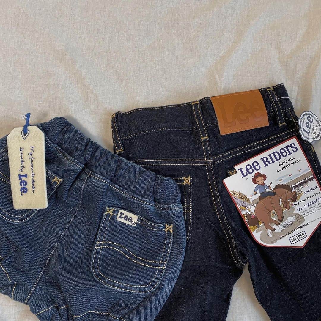 樽見麻緒のインスタグラム：「𝕟𝖾𝗐 𝕓𝗈𝗍𝗍𝗈𝗆𝗌. saleでゲットしたLeeのキッズデニム👖 ロング丈と、欲しかったけどなかなか出会えなかった ブルマ❤︎❤︎もっと早くに欲しかったな💬❤️ 着れるのは恐らく来年の夏とかまでかな🥲 ׅ #lee#kidsfashion#kidsdenim#denim#デニム#キッズファッション#デニムパンツ#子供服#男の子ママ」