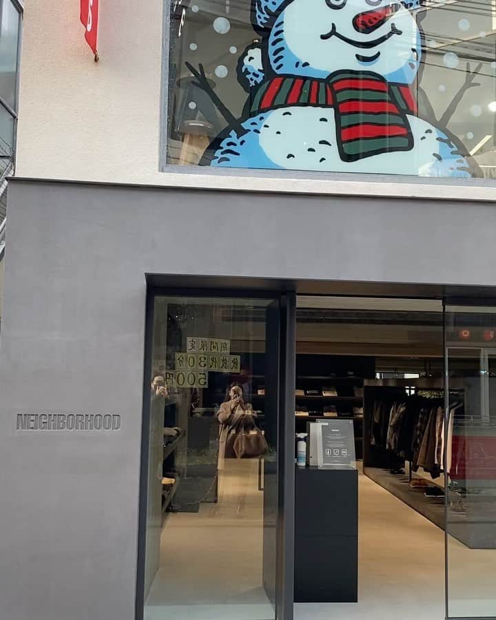 のインスタグラム：「Holiday mood @neighborhood_official  #harajuku  #リハビリパトロール @nutsartworks」