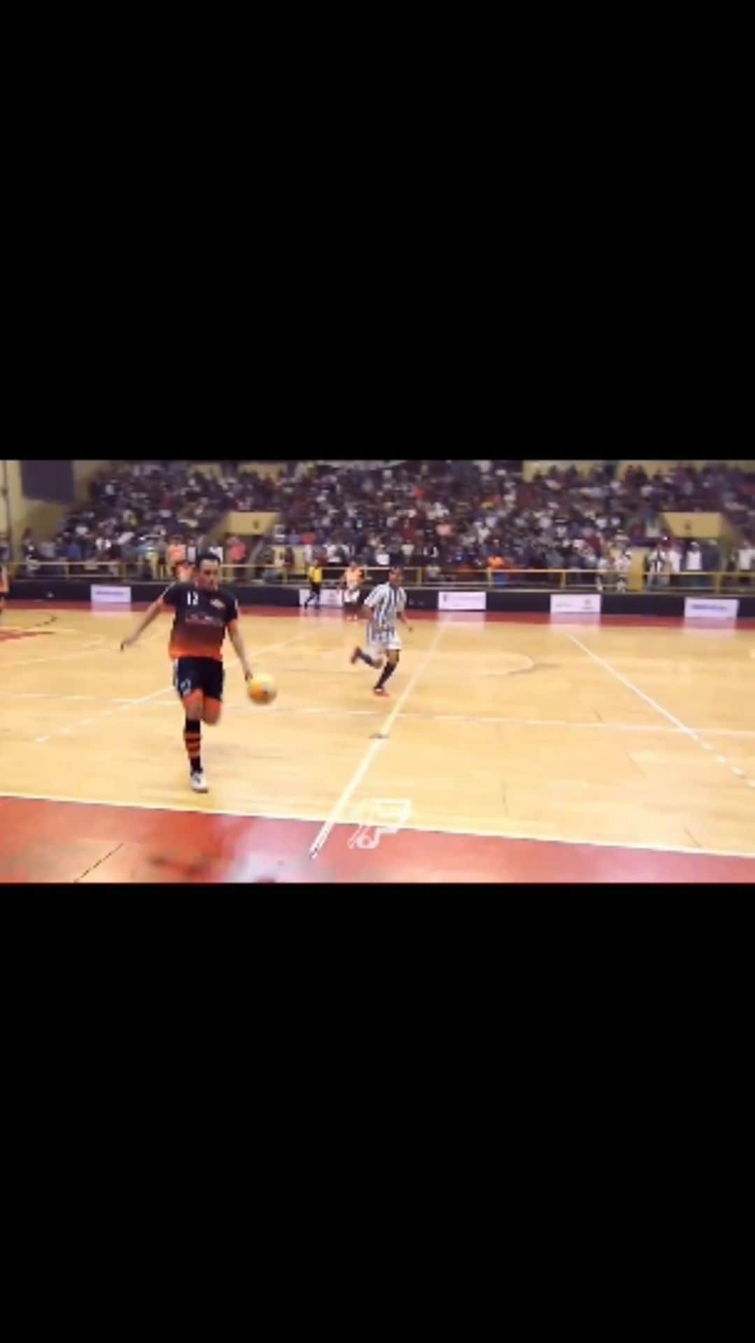 アレッサンドロ・ローザ・ヴィエイラのインスタグラム：「#TBT Final do #Cruzeirão #Sorocaba - Torneio que joguei logo após aposentadoria!」