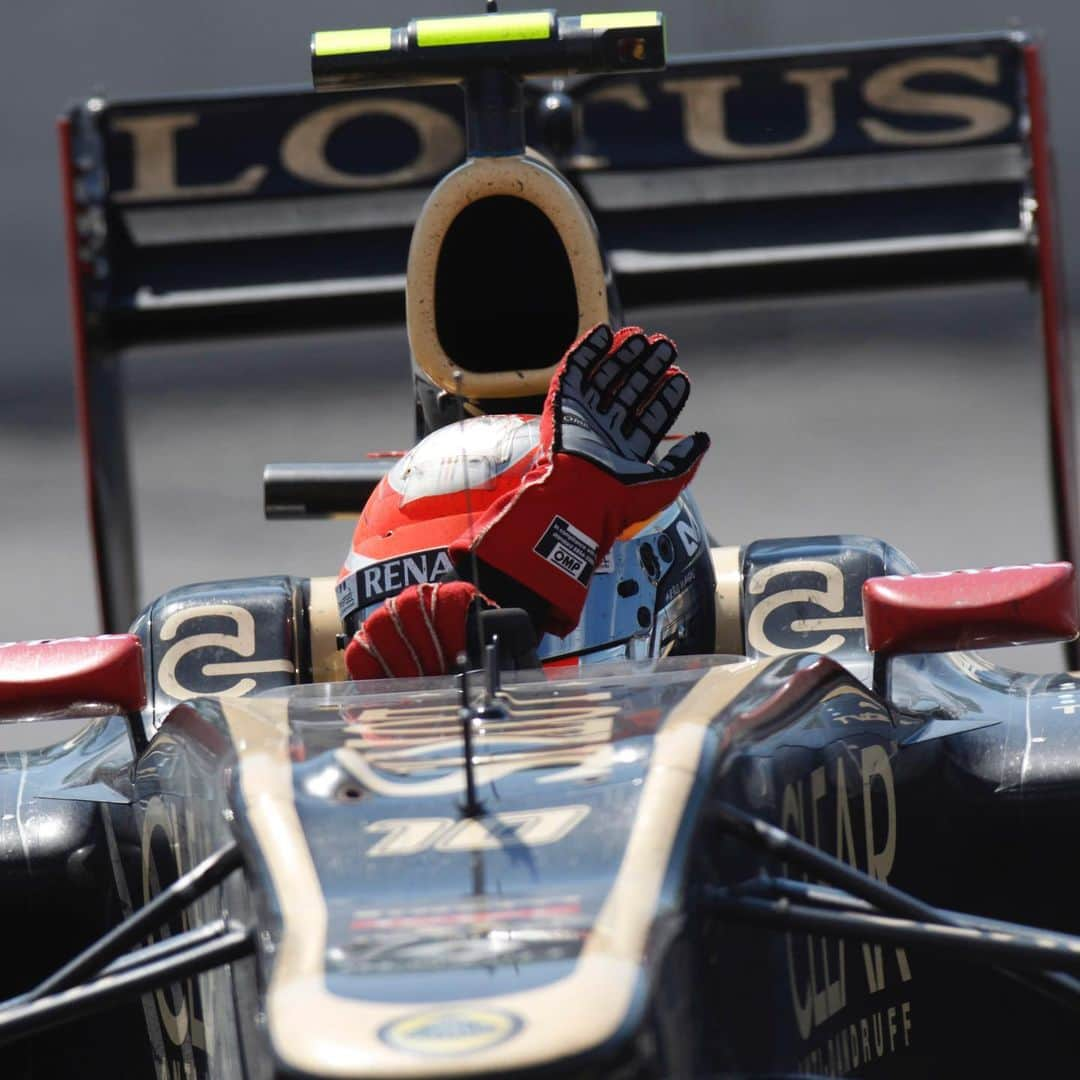 ロマン・グロージャンさんのインスタグラム写真 - (ロマン・グロージャンInstagram)「Well, let's resume the look back on my #F1 career... 2012, what a feeling to stand on the podium for the first time!  Team: Lotus F1 Team Grand Prix: 19 Championship Classification : 8th Podiums: 3 Fastest lap: 1 Points finishes: 10 Points scored: 96 Best result: 2nd in Canada  #Motorsport #Racing #Formula1 #FormulaOne #RomainGrosjean #Grosjean」12月11日 0時26分 - grosjeanromain