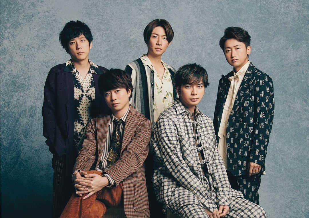 Spotify Japanさんのインスタグラム写真 - (Spotify JapanInstagram)「嵐の最新アルバム “This is 嵐” の配信がスタート!!  “Do you…?” や “カイト” などあわせて全11曲が収録。嵐が今届けたい音楽がつまったアルバムを "This Is ARASHI" で堪能しよう！  @arashi_5_official #嵐 #ARASHI #ARASHIonSpotify  #Thisis嵐 #ARASHI」12月11日 0時27分 - spotifyjp