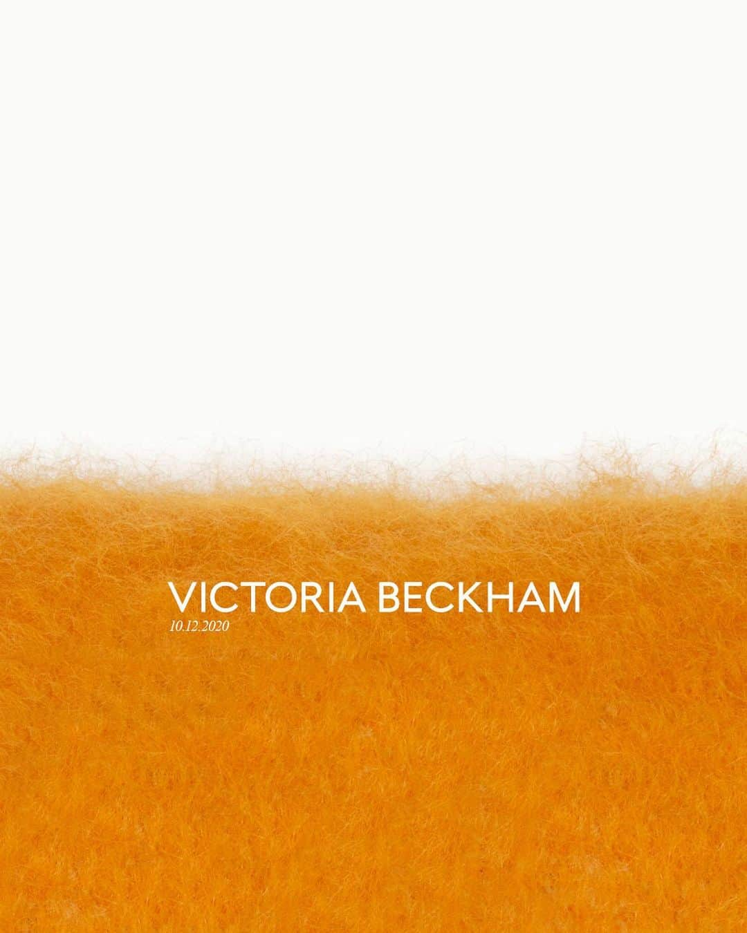 ヴィクトリアベッカムさんのインスタグラム写真 - (ヴィクトリアベッカムInstagram)「Introducing Victoria Beckham At Home.   A limited edition collection of blankets, cushions and scarves, expertly crafted from a luxurious mohair and wool blend. Made in limited runs of just 50 pieces per style, each features an individual leather patch, hand-stitched with its unique product number.  Discover more at victoriabeckham.com」12月11日 0時35分 - victoriabeckham