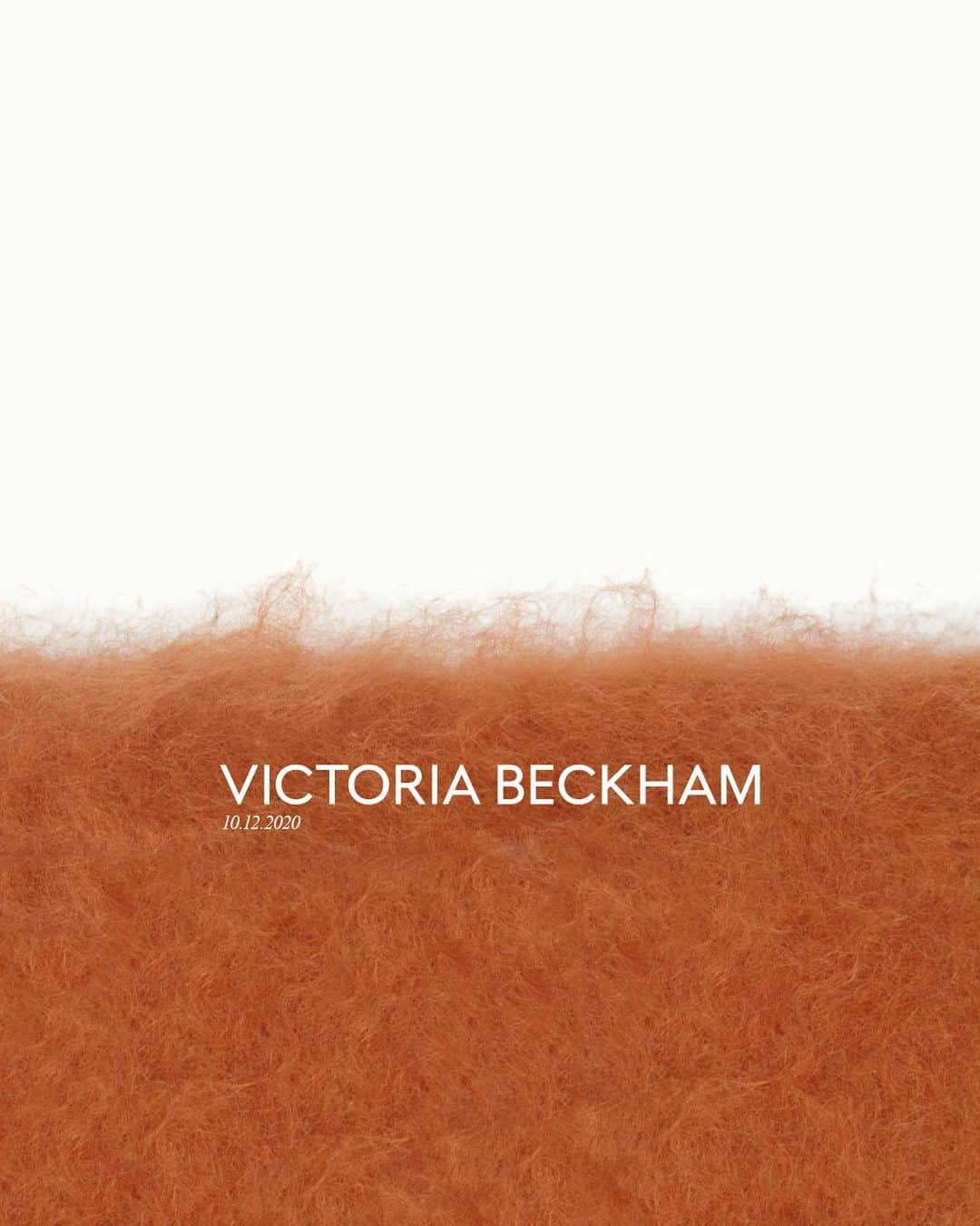 ヴィクトリアベッカムさんのインスタグラム写真 - (ヴィクトリアベッカムInstagram)「Introducing Victoria Beckham At Home.   A limited edition collection of blankets, cushions and scarves, expertly crafted from a luxurious mohair and wool blend. Made in limited runs of just 50 pieces per style, each features an individual leather patch, hand-stitched with its unique product number.  Discover more at victoriabeckham.com」12月11日 0時35分 - victoriabeckham