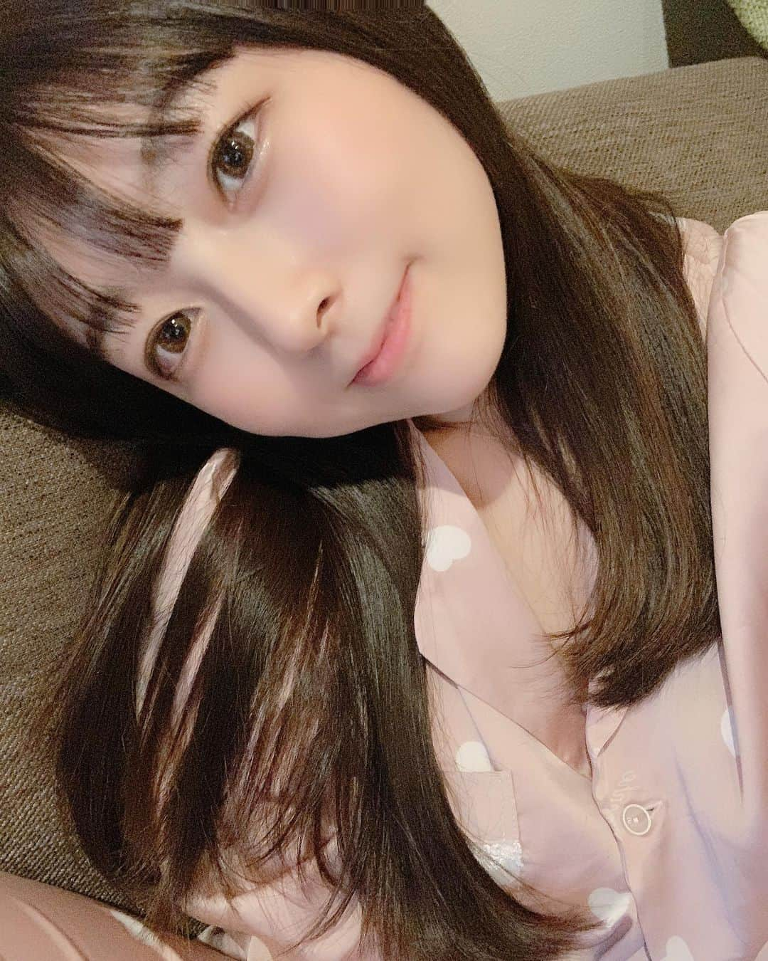 Mitoのインスタグラム：「. . バーレスク東京の先輩に 会えるのしあわせだなぁ🥺❤︎ . 今だから話せる話とかしてて あっとい間に時間が過ぎる…！ 私あんまり学生時代に いい思い出がないから ほんとに青春ってバーレスク生活だなって思うんだよねぇ〜🤔✨ . . . ＃一日一投稿 #思い出　#青春　 #このパジャマ何回目」