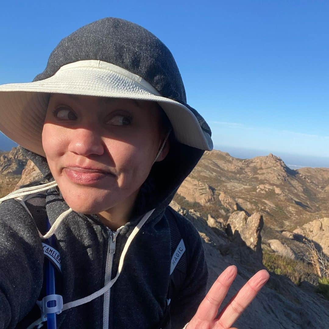 エイヨシャ・カレーさんのインスタグラム写真 - (エイヨシャ・カレーInstagram)「Hiked almost 50 miles last week! It was incredible. Feeling stronger, clearer and ready for 2021.」12月11日 0時44分 - ayeshacurry