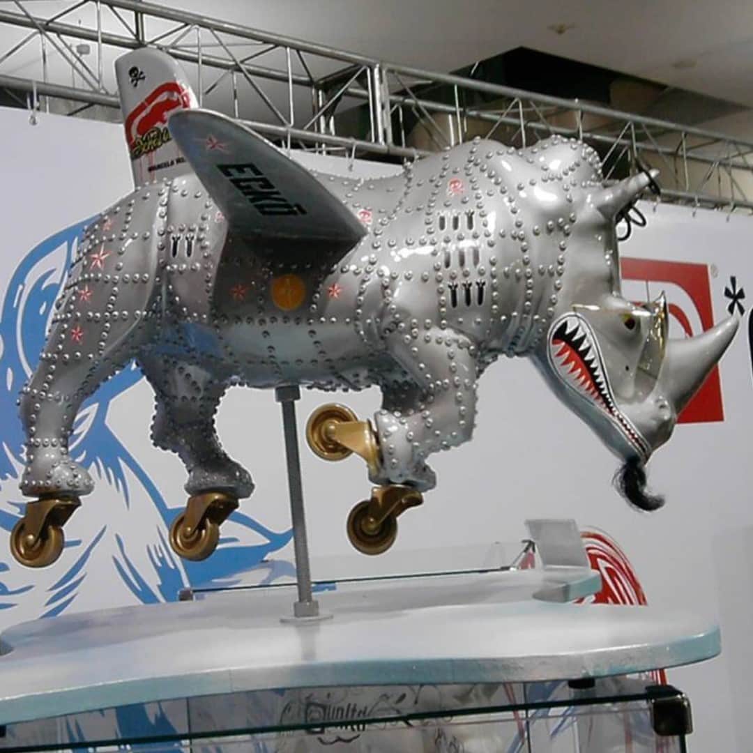 エコーレッドのインスタグラム：「World Famous Rhino」