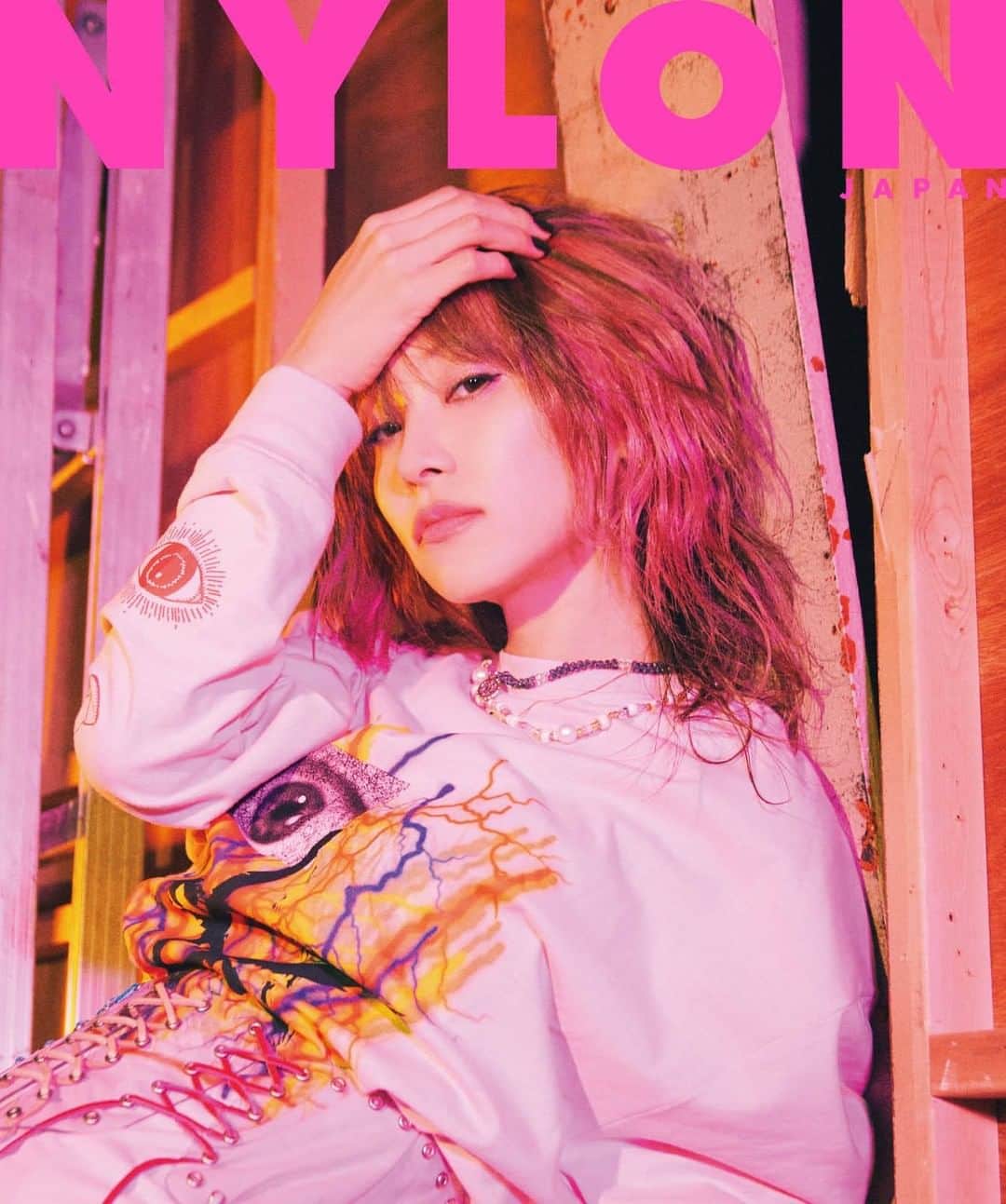のインスタグラム：「【次号表紙解禁‼️】 12月28日（月）発売NYLON JAPAN 2月号は、今をときめくアーティストが豪華集結！　表紙を飾るのは、今年を代表するアーティスト #LiSA がファッション誌初表紙✨　今の思いを語った2万字ロングインタビュー含めた30ページに渡る大特集に加え、両面ポスターが付録についてくる！　2020年のヒットソングを次号で振り返ろう!! @xlisa_olivex   詳細はNYLON.JPでチェック▶ nylon.jp/NYLON201︎  #NYLONJAPAN #NYLONJP #MUSIC #BABYMETAL #瑛人 #伊野尾慧  #アヴちゃん #Vaundy #神はサイコロを振らない #Reol #JOYCEWRICE #UMI #ano #ZOC #超特急 #caelumjp」