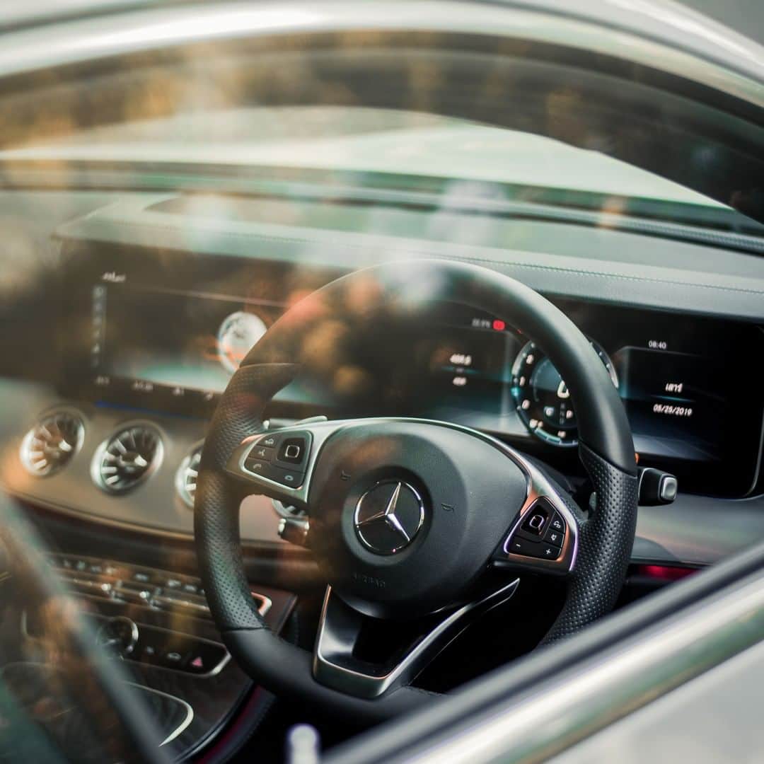 Mercedes-Benz Thailandさんのインスタグラム写真 - (Mercedes-Benz ThailandInstagram)「สรีระความโค้งมน พร้อมเสน่ห์ที่ลงตัวทุกองค์ประกอบของ Mercedes-Benz E 200 Coupé AMG Dynamic ที่มาพร้อมความสปอร์ตและความหรูหรา บ่งบอกนิยามความเพอร์เฟกต์ในแบบฉบับตัวของคุณเองได้อย่างกลมกลืน​  ติดตามความเคลื่อนไหวของเมอร์เซเดส-เบนซ์ ก่อนใครได้ที่ LINE Official Account @ mercedesbenzth http://mb4.me/MBTHLINE​ ​ 📷 Ryu Sutisak​  ค้นหาไลฟ์สไตล์ในแบบ E 200 Coupé ได้ที่ www.mercedes-benz.co.th/E-ClassCoupe​ ​ #ThePerfectionOfDesire #EClass #Coupé ​#MercedesBenz #MercedesBenzThailand」12月10日 17時00分 - mercedesbenzthailand