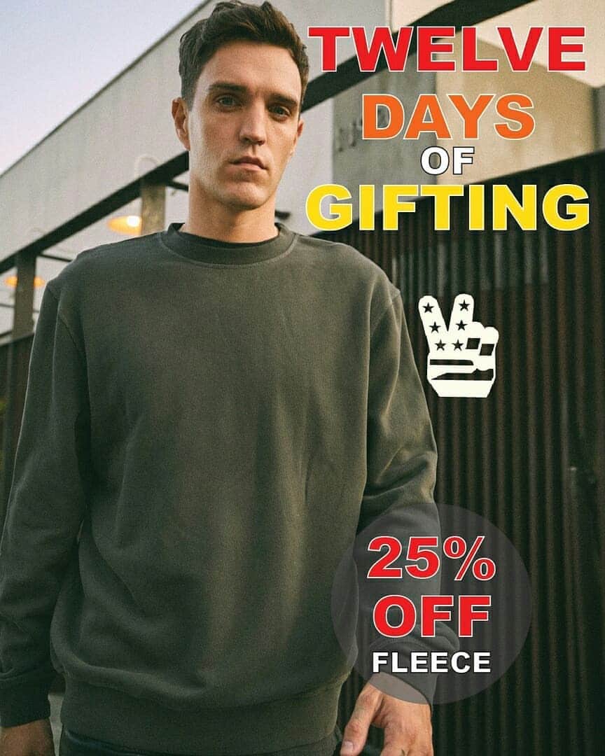 ジャンクフードさんのインスタグラム写真 - (ジャンクフードInstagram)「It's time to get cozy on our 6th day of gifting with 25% off ALL FLEECE! Use code: FLEECE25  #junkfoodie」12月10日 17時02分 - junkfoodclothingco