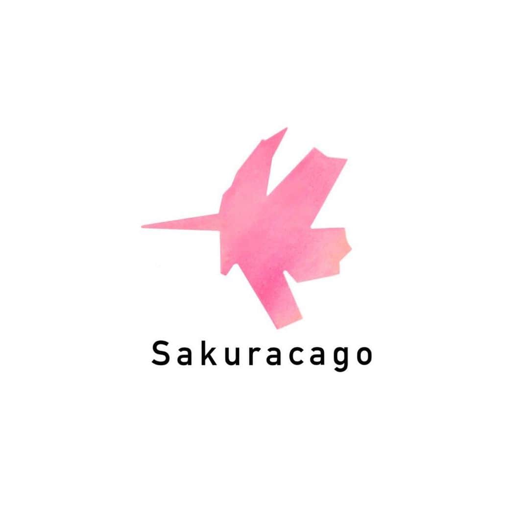 山田愛さんのインスタグラム写真 - (山田愛Instagram)「Sakuracago ・ 今回のコンバイン挑戦をサクラカゴ様に応援して頂いています。  こういった挑戦を応援する企業でありたい。 @mao_okada_official 凄く響いた言葉です。  バスケットへの熱い想い、女子バスケットの未来、社会への貢献、自分が思う方向に道がなくても新しい道を作って進む、その過程を楽しむ というサクラカゴのビジョンにとても共感しています。 ・ @tokyohoopgirls ,  @sakuracago のどちらかのアカウントをフォローして頂いた方3名様にアメリカ🇺🇸からのメッセージ動画とサイン色紙をプレゼント致します。 上記２つのどちらかのアカウントにDM「山田愛選手応援企画応募！」とお送り下さい。締め切りは12/15です!  ぜひ応募してくださいね‼︎🤙🏽  企画になりましたが、今回こうして企業として応援して頂けることに感謝しています。 同じバスケット選手から応援して頂けることがとても嬉しいです！ 応援してくださっている皆様、ありがとうございます。  コンバインに向けてもう少しトレーニングを行い高めていけるよう1日1日頑張っていきます。 応援よろしくお願いします‼︎  #basketball #lifeisajourney #aloha #road #2020 #usa #lasvegas #japan」12月10日 17時07分 - aiyamada_