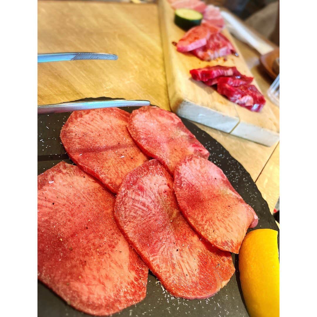 大庭彩歌さんのインスタグラム写真 - (大庭彩歌Instagram)「皆んなで焼肉❤︎ ・ 練習前に👍👍 美味しかったなぁ😋💕」12月10日 17時07分 - ooba__ayaka