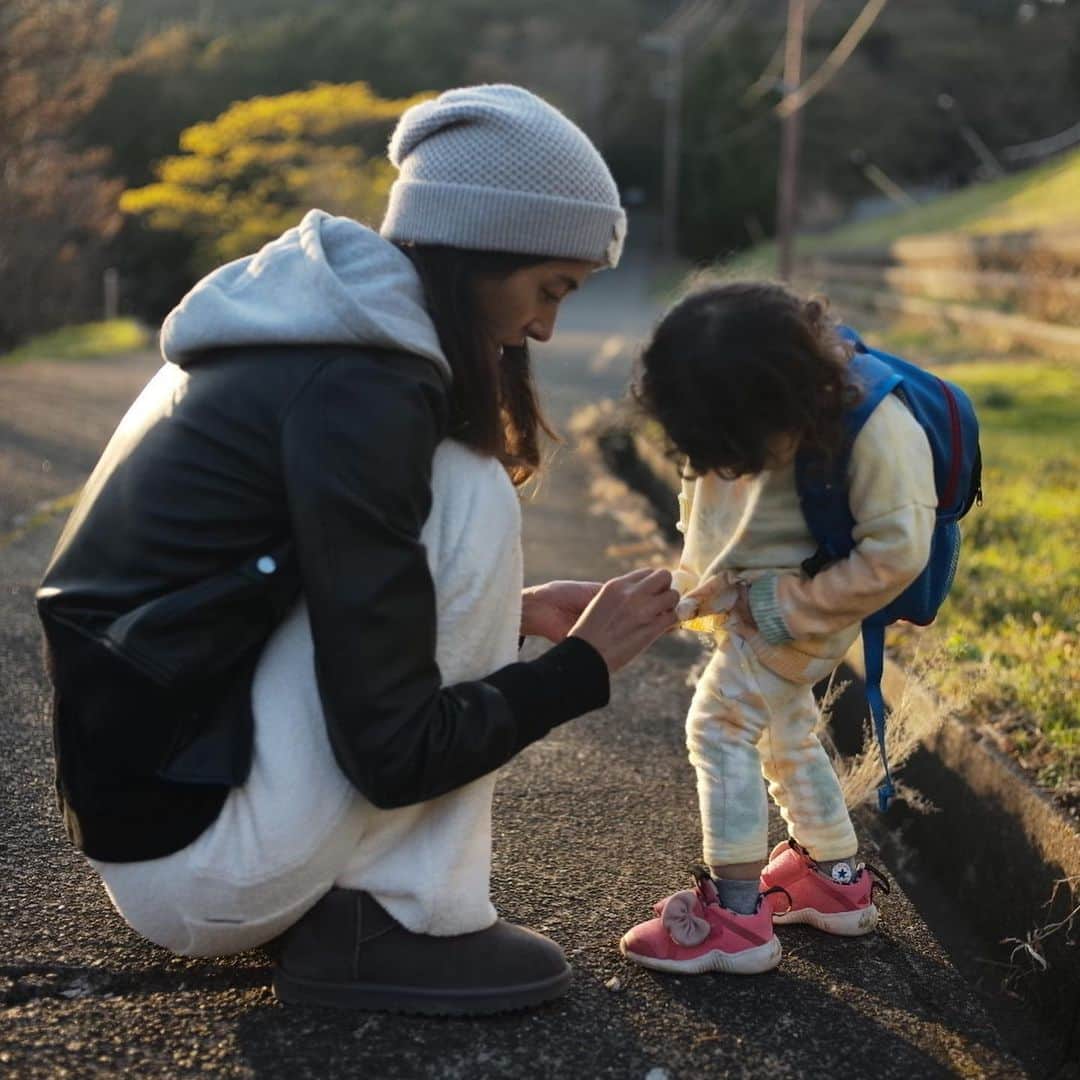 森泉さんのインスタグラム写真 - (森泉Instagram)「Nature is amazing ❤︎ 2枚目はひっつき草？と格闘中😂」12月10日 17時29分 - izumi.mori