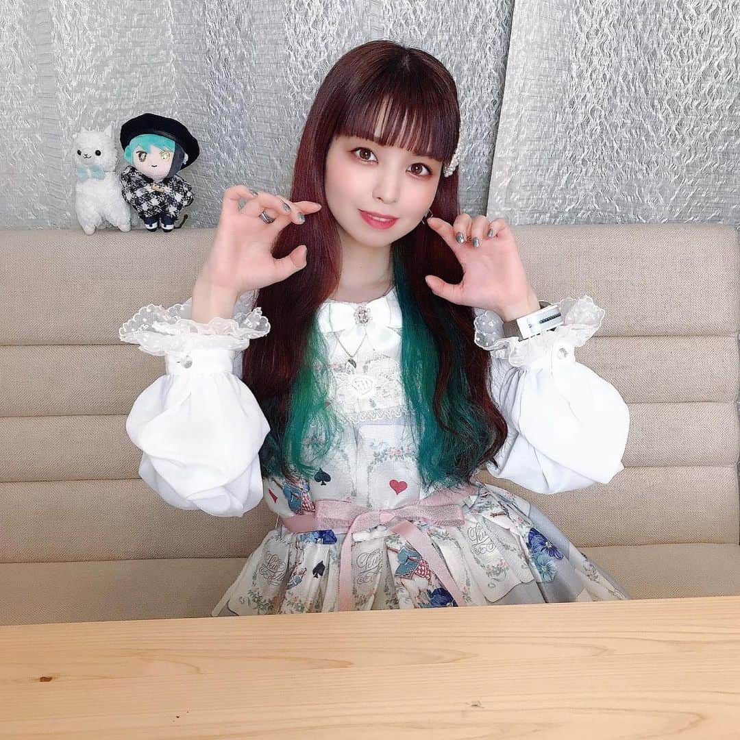 春奈るなのインスタグラム：「今日は撮影でした☺️☺️☺️💜💜💜💜」