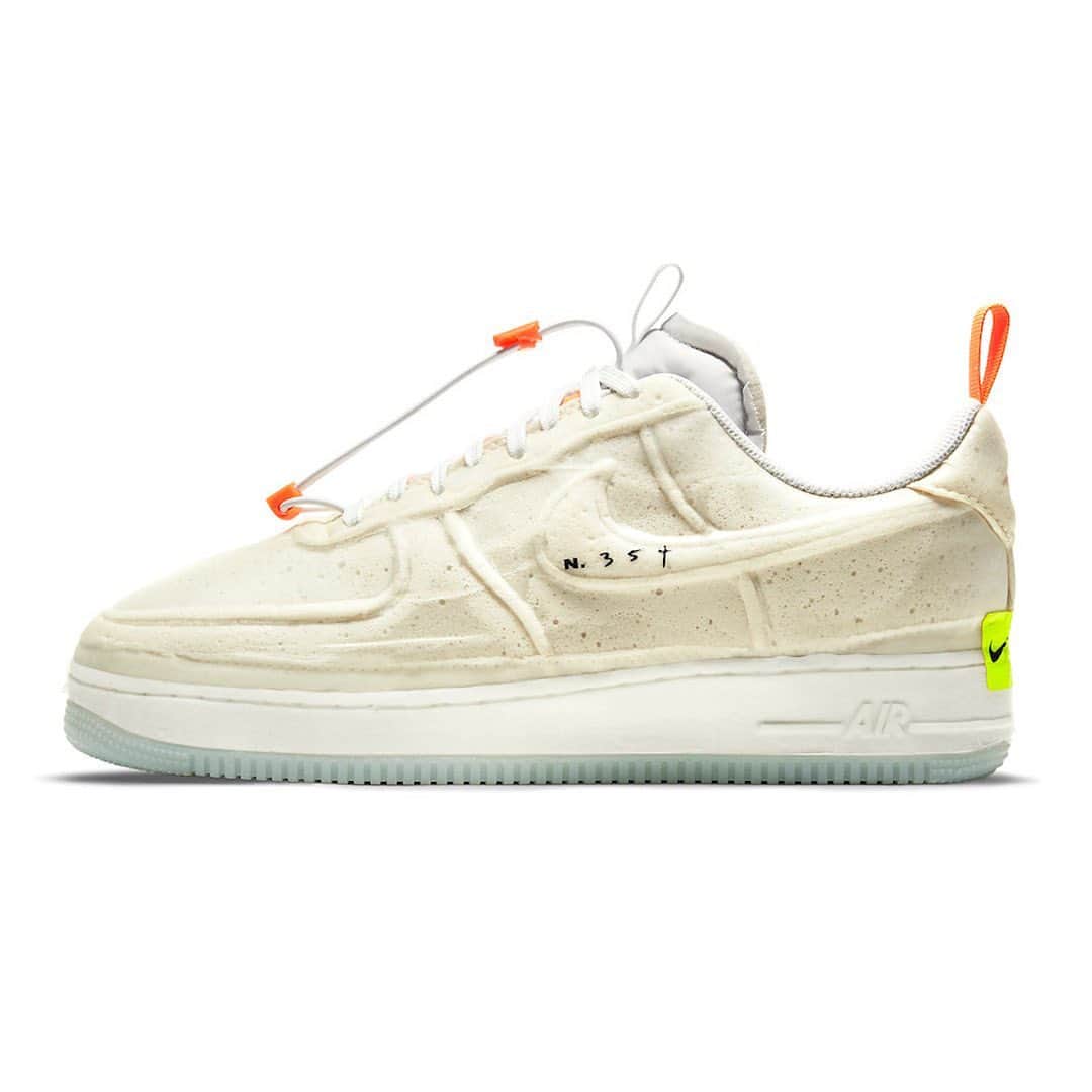 HYPEBEASTさんのインスタグラム写真 - (HYPEBEASTInstagram)「@hypebeastkicks: @nike has just offered a brand new spin on its Air Force 1-Type N. 354 that features uppers that are entirely covered in foam. Dubbed “Experimental Sail,” the shoes have been covered in spongy “Sail”-toned foam inspired by oxygen masks used in Nike’s research lab, while “N. 354” branding etched over the side Swoosh, a fluorescent patch label and ripstop pull tabs round out the look. Expect it to drop in the coming months on Nike’s website for $110 USD.⁠⠀ Photo: Nike」12月10日 17時26分 - hypebeast