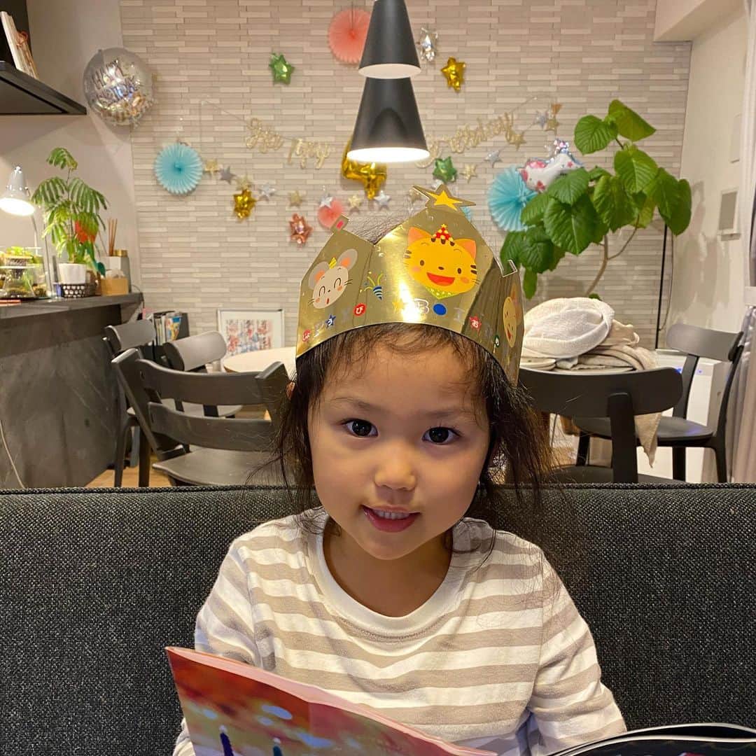 端戸仁のインスタグラム：「ハッピーバースデー仁菜🎊 もー4歳。 早いなー🥸」