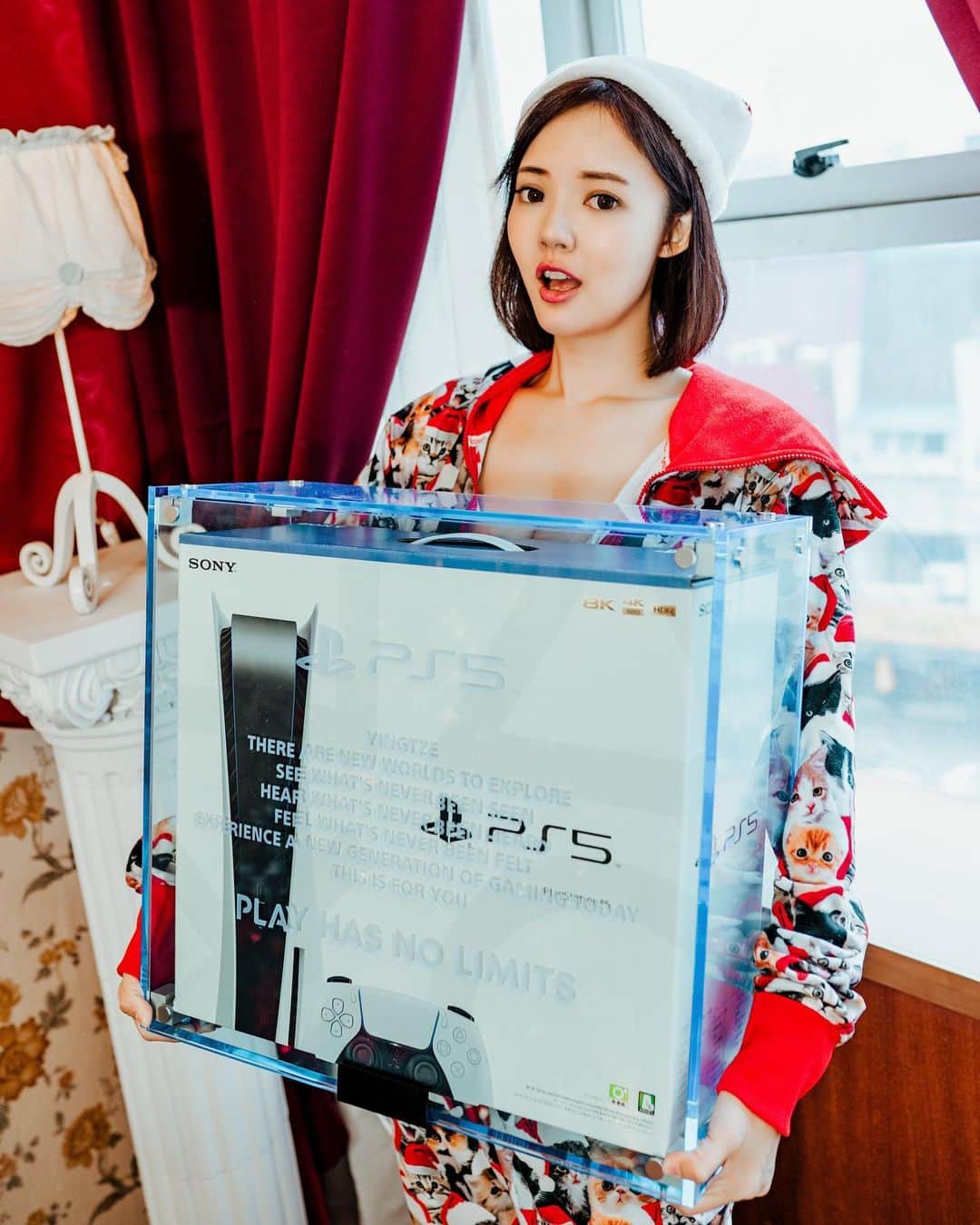 YingTzeさんのインスタグラム写真 - (YingTzeInstagram)「PS5 Special Acrylic Case with my name engraved on it ! 😂❤️ ( not an IG filter ya this time hehe ) _ New video coming soon tonight at 7pm. There will be a special giv3away for my dear followers thanks to @playstationasia . Turn on the post notifications! 🔔 ✨ _ 📸 @kenn_tee  Studio @studio14ss  #blessed #christmasdecor #playstation5 #playstationasia #christmasgifts #gamergirl #gamerlife #gamermalaysia」12月10日 17時33分 - yingtze