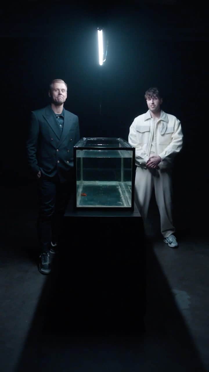 Armin Van Buurenのインスタグラム：「@itsduncanlaurence and I will go live on @TikTok today at 5pm (CET), talking about our track 'Feel Something' and a bunch of other stuff. Hope to see you there 😄」