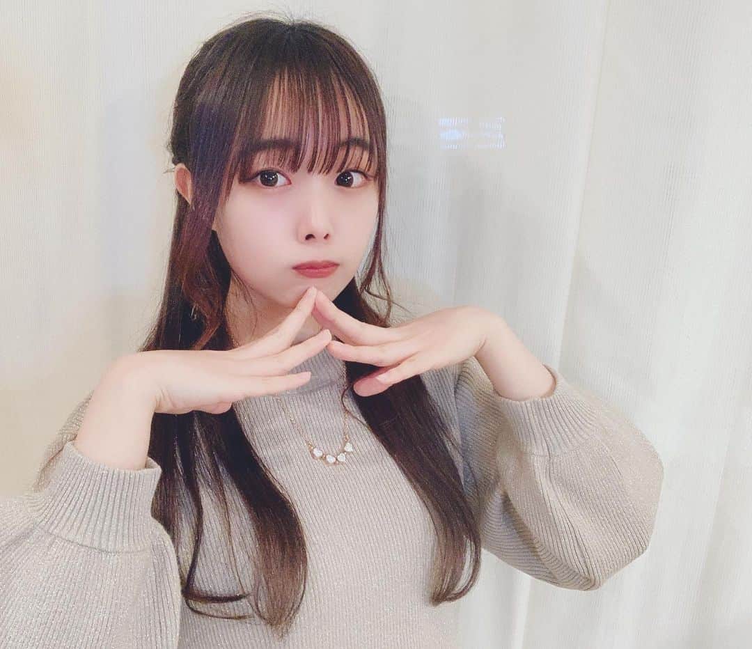 Dorothy Little Happyのインスタグラム：「べこ〜❤︎.* ・ ・ 4枚写真を載せたよ⭐️ ・ ・ 2枚目はね…べこポーズ♡ フィルターも色々試してみました〜♪ ・ ・ 4枚目はアップ👀 近づいちゃった(〃ω〃) 🌷 瑚白 #dorothylittlehappy」