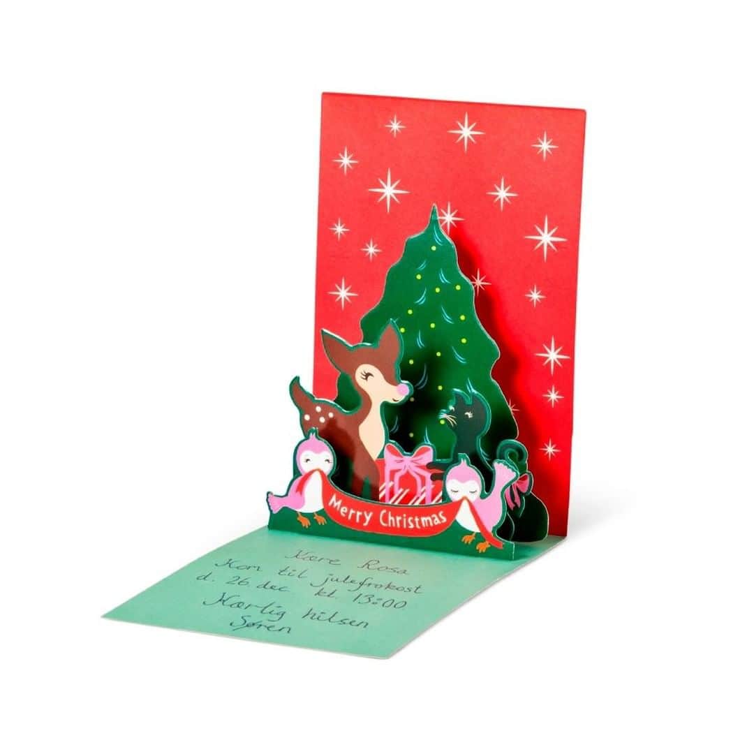 Flying Tiger Japanさんのインスタグラム写真 - (Flying Tiger JapanInstagram)「ホーホホ！キッズたちからクリスマスプレゼントのリクエストがぞくぞくと。  願いを叶えるサンタのみなさんへ。 愛のこもったプレゼントにひと工夫しませんか🎁？　  開ける前から心奪われるプレゼントにするなら、華やかなラッピングがポイント。  そうです。そこでフライング タイガー コペンハーゲンの出番です。  わぁ！と胸おどるクリスマス仕様のラッピングを豊富にご用意しています。サンタさん、キッズたちの喜びのために、どうぞお役立てください。 . . #フライングタイガー #flyingtiger #北欧 #北欧インテリア #北欧デザイン #北欧雑貨 #デンマーク #hygge #クリスマス #christmas #🎅 #🎄 #クリスマスギフト #クリスマスデコレーション #ラッピング #クリスマスプレゼント #サンタ #サンタさん #gift #wrapping #梱包 #DIY #ギフト」12月10日 18時00分 - flyingtigerjp