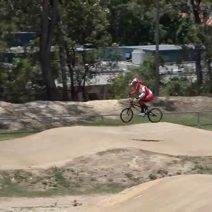 丹野夏波のインスタグラム：「It’s been almost a year since we had training camp with @analyticbmx 😳 I miss this track and Gold Coast..  もう12月、、時間経つのが早い😰」