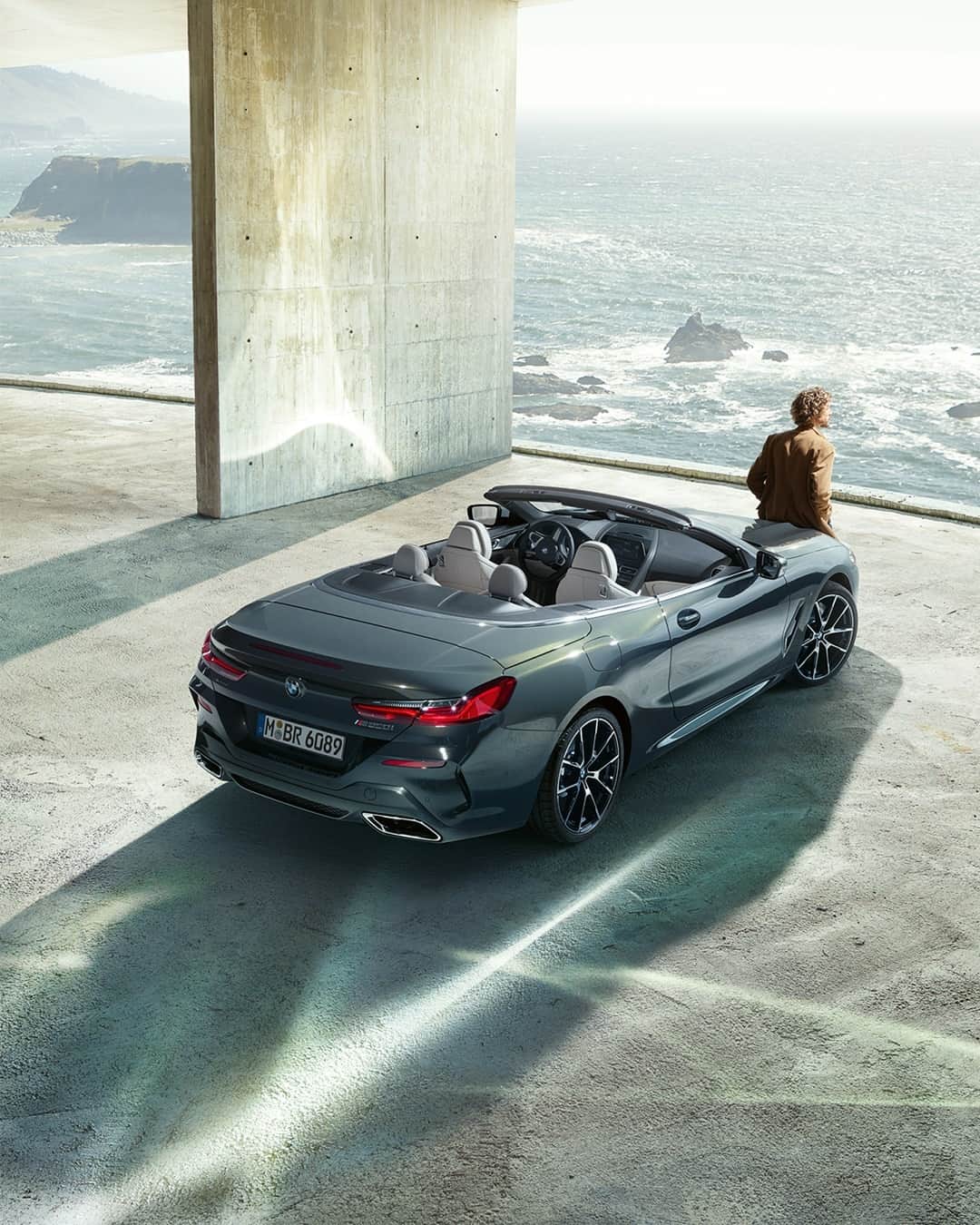 BMWのインスタグラム：「To infinity and beyond.  The BMW 8 Series Convertible. #THE8 #BMW #8Series __ BMW M850i xDrive Convertible: Fuel consumption in l/100 km (combined): 10.2–10.0. CO2 emissions in g/km (combined): 231–228. Further information: www.bmw.com/disclaimer.  	 Acceleration (0-100 km/h): 3.9 s. Power: 390 kW, 530 hp, 750 Nm. Top speed (limited): 250 km/h.」