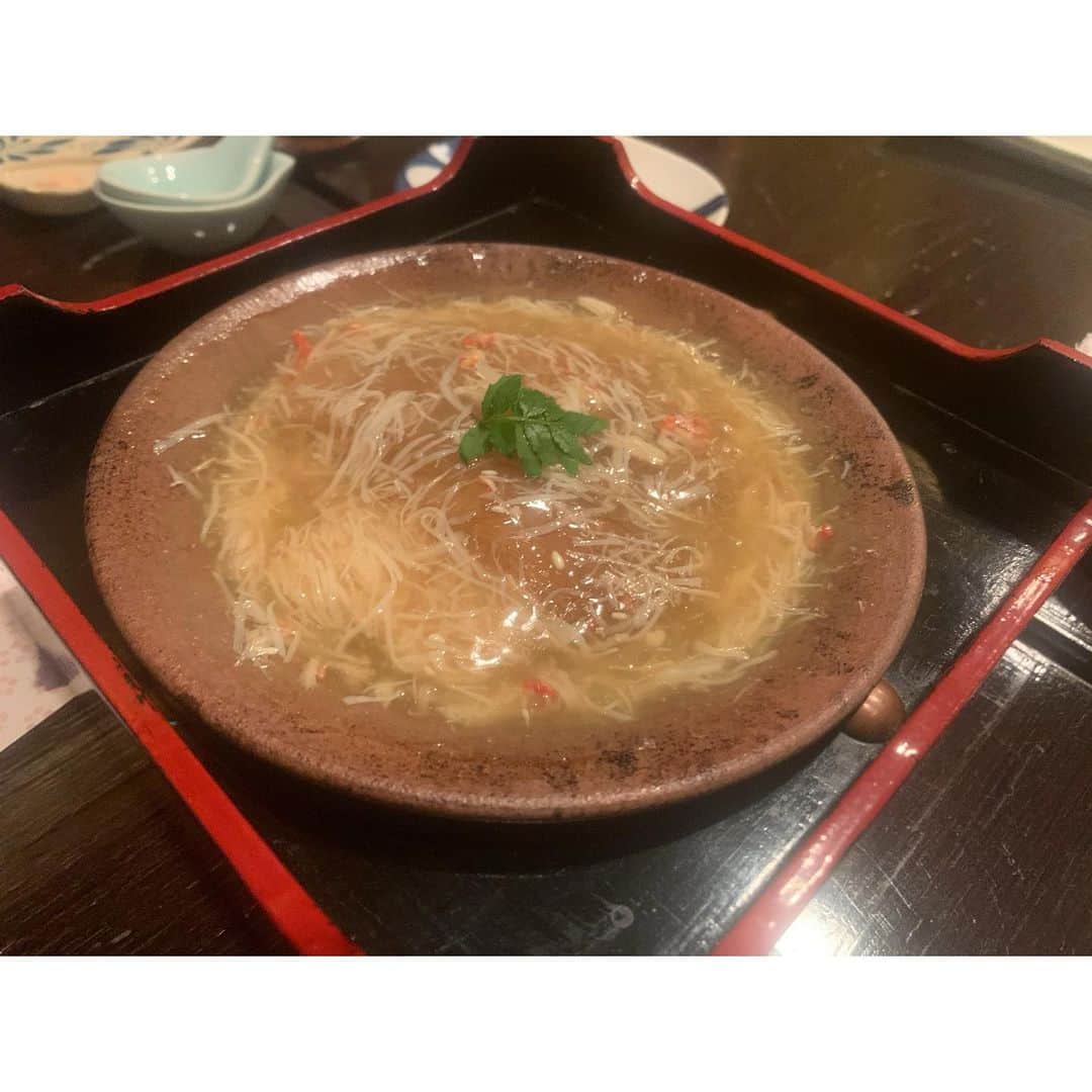 葉月樹里さんのインスタグラム写真 - (葉月樹里Instagram)「飯ばっかもうええって？  . .  ３つ記事が投稿並んだ所で、しばらく辞めるから勘弁土下座🙌  . .  浅井さん🍴  . .  大好きで長年通っておる和食屋さん🌀  . .  絶対にハズレ無しの創作料理✨らぶい  . . .  #葉月樹里 #soiréeine #ソワレーヌ #ずりおの食スタ #浅井 #和食 #心斎橋 #ミシュラン一つ星 #創作料理 #めっちゃグルメ風な写真載せてるけどめちゃくちゃ食に興味があるわけではない #鬼のB級グルメ #気分で載せました #グルメのみなさんすんません #人の飯スタが1番オモロナイと思ってる」12月10日 18時22分 - hazukijuri