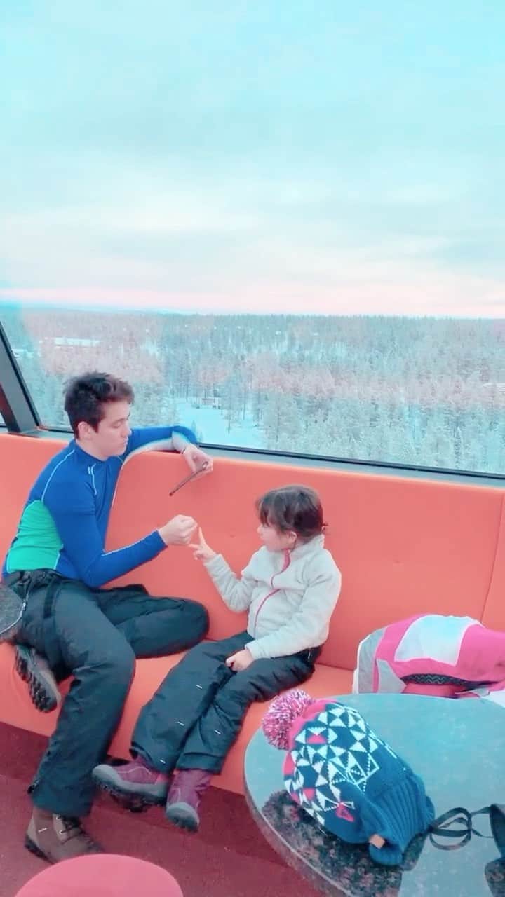 のインスタグラム：「2年前のフィンランド本当に楽しかった🇫🇮動画も出しているのでりありこチャンネルのプレイリストから是非どうぞ🎄❣️  #りありこチャンネル  #フィンランド #思い出」