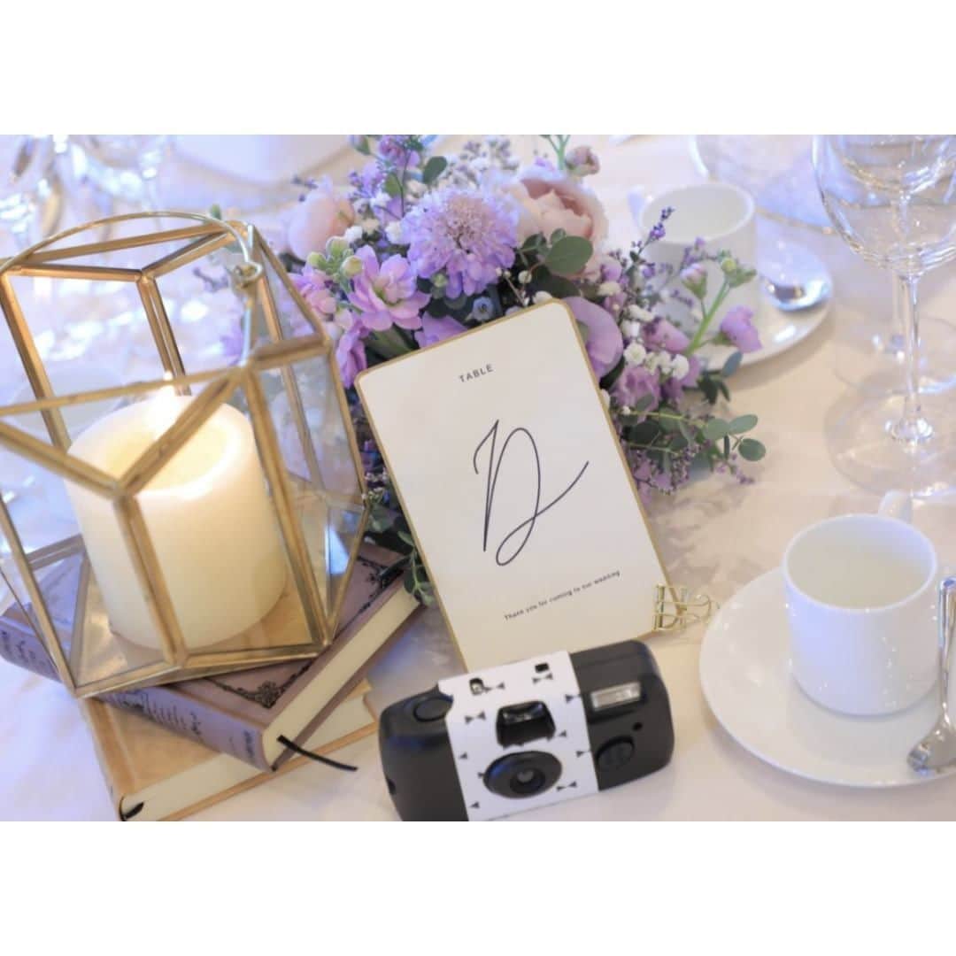 Wedding Park 公式さんのインスタグラム写真 - (Wedding Park 公式Instagram)「💐TODAY’s PICK UP ハナレポ💐  こんばんは！ ウエディングパークのハナレポ編集部です💁‍♀️  今日のピックアップは、 @k.cafeac12さまのハナレポ👰  遠方からのゲストも多くいらっしゃるということで アクセスやおもてなしには徹底的にこだわった！というお二人。 お色直しの時間も退屈してほしくない！と デザートビュッフェを行ったり、 再入場ではピンキーダンスを踊ったりと ゲストへの気持ちがたっぷり詰まった式だった様子が伝わります！ 雰囲気の全く違う、洋装前撮りと和装前撮りもとっても素敵です♡  ＜この式場を決めたポイント＞ アクセスも良く、ホテルも同じビル内にあること ナチュラルな会場に一目惚れ♡  💒この結婚式場を詳しく ラグナヴェール広島（広島） https://www.weddingpark.net/00001ea5/  💍この結婚式についてもっと詳しく ▼@k.cafeac12さまのハナレポ♡ https://www.weddingpark.net/hanarepo/8614/  ーーーーーー #ベストハナレポ にエントリーしよう👑  @weddingpark をフォロー ＋#ベストハナレポ をつけて 投稿してください♡  ベストハナレポに選ばれた花嫁さまは 月末に表彰投稿をさせていただいています♩  たくさんのご参加お待ちしています！  ーーーーーー #プレ花嫁 #式場探し#2020婚 #2021婚 #2020冬婚 #2021春婚 #ちーむ2020 #日本中のプレ花嫁さんと繋がりたい #結婚式 #結婚式準備 #結婚準備 #プロポーズ #ウエパ #ウエディングパーク#ハナレポ#ラグナヴェール広島 ーーーーーー"」12月10日 18時30分 - weddingpark