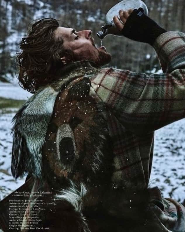 WOUTER PEELENさんのインスタグラム写真 - (WOUTER PEELENInstagram)「THE REVENANT editorial for @gqspain shot by @giampaolosgura and styled by @marnau a few years ago, still one of my favorite winter shoots ❄️ All products are faux fur 🐻❤️」12月10日 18時32分 - wouterpeelen1