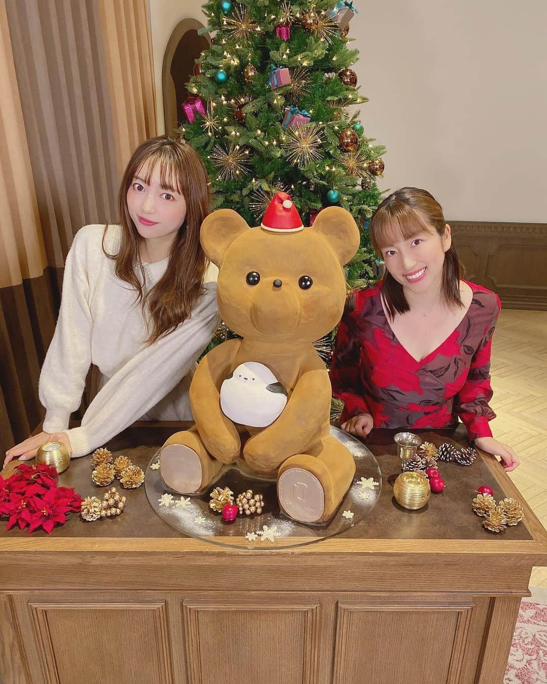 庄司ゆうこさんのインスタグラム写真 - (庄司ゆうこInstagram)「@louange_tokyo ルワンジュ東京のクリスマスパーティーへ🎉🥳🎄 可愛いクリスマスケーキがいっぱいでした🤗💖 会場で食べたケーキも美味しかったなぁー💕 皆さまはクリスマスケーキ、注文しましたか？✨ #ルワンジュ東京#クリスマス#クリスマスケーキ#クリスマスパーティー#クリスマスツリー#今日も美女たち#たくさん会えた❤️」12月10日 18時48分 - yuko.shoji