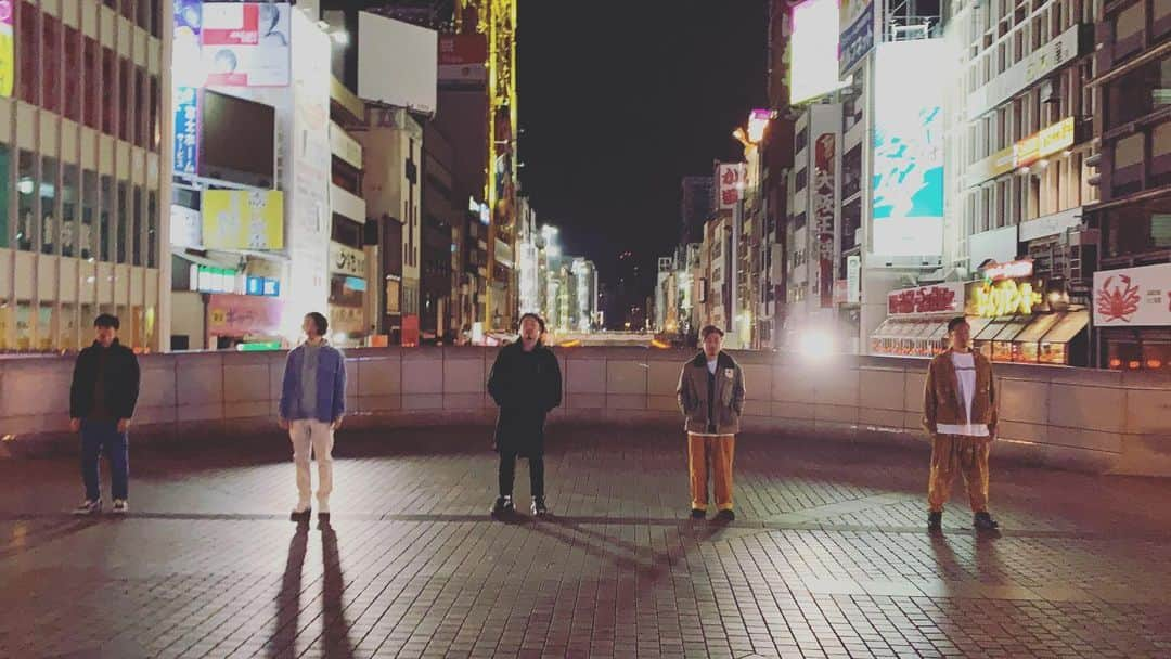 コシバKENさんのインスタグラム写真 - (コシバKENInstagram)「遂に情報解禁です。  ET-KING new mv  "えんとつ町のプペル"(cover ver.) 作成中です。  12/20からYouTube ET-KINGチャンネルにて配信開始予定です。  乞うご期待プペル。  #ETKING #えんとつ町のプペル #MVまだまだ編集中 #ここはどこでしょうか」12月10日 19時09分 - koshibaken08