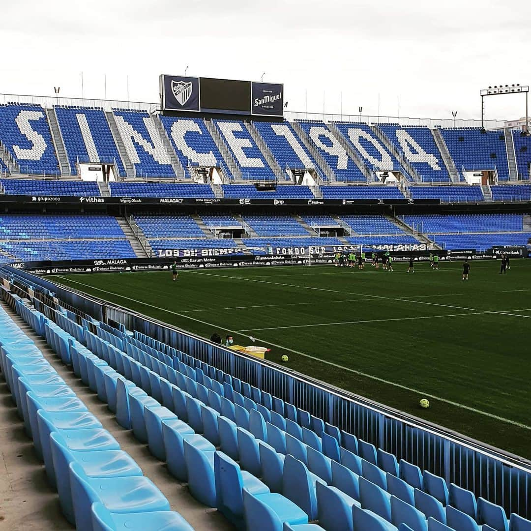 マラガCFさんのインスタグラム写真 - (マラガCFInstagram)「#LaRosaleda🏟 #Since1904 #Entrenamiento #Jueves」12月10日 19時31分 - malagacf