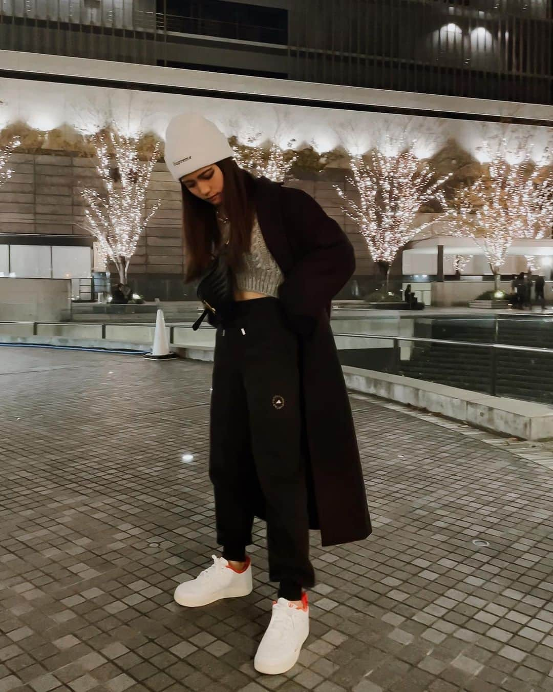 Marika Kajiwaraさんのインスタグラム写真 - (Marika KajiwaraInstagram)「OUTFIT❤︎❤︎ ＊ knit... @zara pants... @stellamccartney ✖️ @addidas___official knit cap... @supremenewyork bag... @louisvuitton sneaker... @nike ✖️ @kith ＊ ＊ ＊ #コーデ #スウェットパンツ #ショート丈 #ショート丈ニット #スニーカー #スニーカー女子 #スニーカーコーデ #ニット帽 #outfit」12月10日 19時42分 - marika__kw