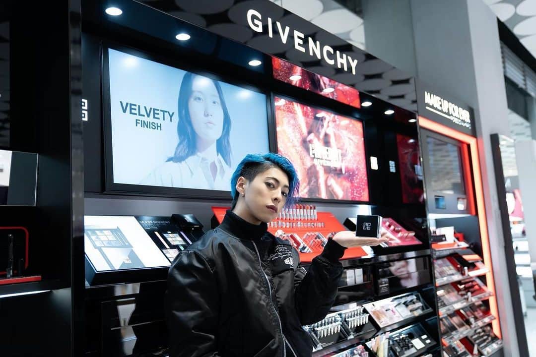 のインスタグラム：「@givenchybeauty   #Givenchy #ジバンシイビューティー」