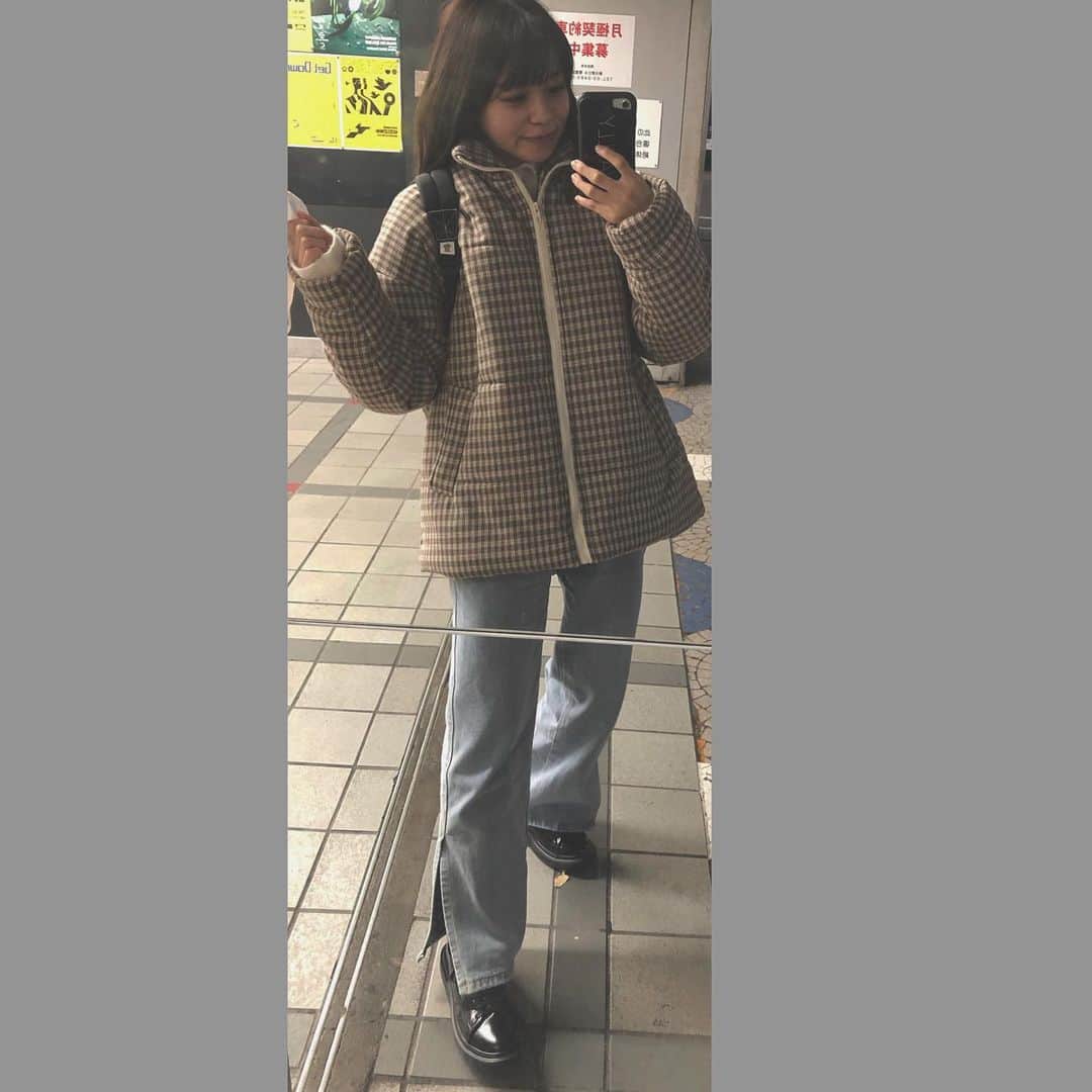 大塚美波さんのインスタグラム写真 - (大塚美波Instagram)「真っ黒の靴ゲット😍  #韓国ファッション #韓国シューズ #スニーカー」12月10日 20時06分 - _mi7mi12_