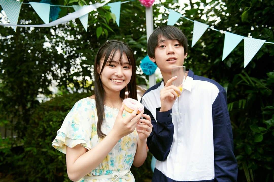のインスタグラム：「#結婚式 高校生コンビ✨ ふたりの関係も #ほわキュン でした💕  #新婚生活 #夫婦 #結婚 #結婚生活 #新婚 #結婚写真 #marryme #りんくま #水沢林太郎 @rintaro_mizusawa_official #豊島心桜 @cocorotoyoshima_official #久間田琳加 @rinka_kumada0223 #瀬戸利樹 @toshiki_seto_official #ドラマ #マリーミー #LINEマンガ  ドラマ「マリーミー！」 　　・DVD化決定📀 　　・TVer・GYAO!で見逃し配信中📱 詳しくはプロフィールから番組HPをチェック❗️」