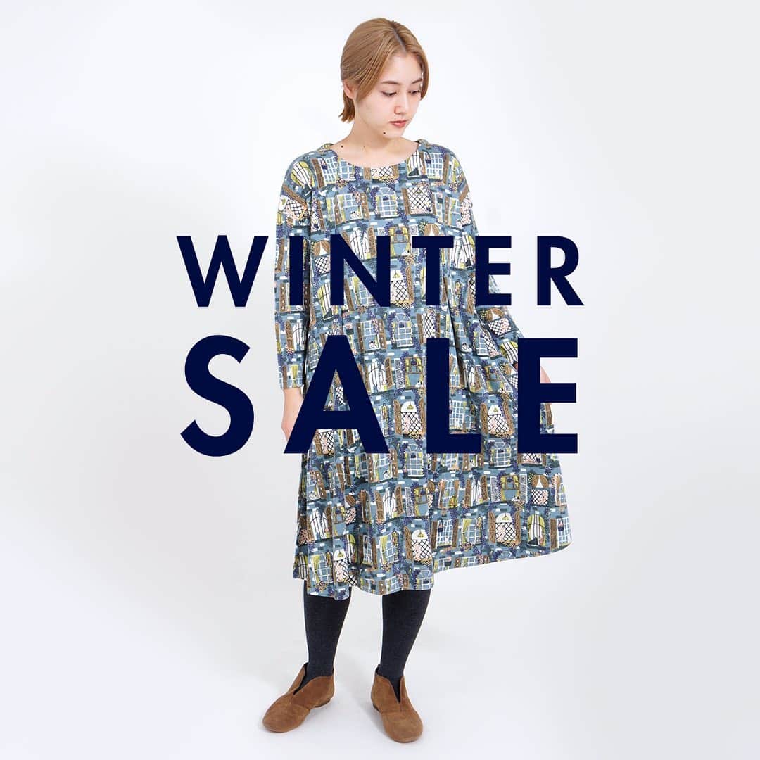 marbleSUD(マーブルシュッド) のインスタグラム：「いよいよ明日12月11日(金)12:00より、online shop WINTER SALEが始まります！先日に続き、完売必至！注目アイテム9コーデをご紹介いたします。  その⑱ ワンピース：13,860円(税込)」