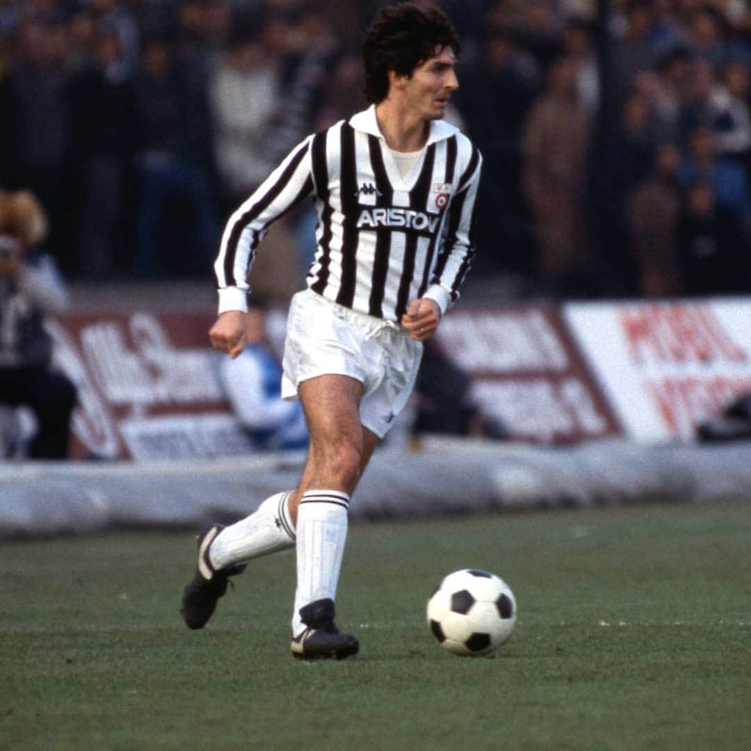 ユヴェントスFCさんのインスタグラム写真 - (ユヴェントスFCInstagram)「Farewell Paolo.   What sad news this morning.  Paolo Rossi, “Pablito” has passed away: for the entire nation, he was the man of an unforgettable Mundial, and for us, he was so much more.    Paolo is an entire generation of Juventus players who cheered with him, in front of televisions that, month after month, turned into colour. But our wonderful joys continued to be in black and white.   If you take a deep dive into your childhood room, or in your attics, you will probably find a poster of that incredible Juve.    He was a Bianconero (in the youth teams, with three appearances in the Italian Cup) already from 1973 to 1975, but the "real" Juventus adventure began again in 1981, even if inevitably, that season saw him on the field only three times in Serie A. Those three times however, were enough to make him (and Mister Bearzot) mature that vision that lead him to Spain, where he became the protagonist with incredible goals in incredible matches, and of course, where he returned home with a World Cup that no one will ever forget. And at the end of 1982, he lifted the trophy fit for only the strongest footballers on the planet, the Golden Ball. He was a natural goalscorer and could score in any method: headers, with quick feet, and sudden insertions.   Paolo scored in every way, making the most of his physical appearance. “Beware of Rossi”, the goalkeeper would say, and when you, the defender, turned around, he had already scored.   Forty-four was the total number of goals he scored in his wonderful Juventus period: goals thanks to which Pablito and Juve in those seasons brought home two Scudetti, an Italian Cup and three European laurels, the Cup Winners' Cup, the European Super Cup and the Champions League.   If you have found that poster of that magnificent Juve, open it, and admire it in a special way that the guy with the number nine on his shoulders would do. Because few are born like him.   Goodbye, Pablito.」12月10日 20時21分 - juventus