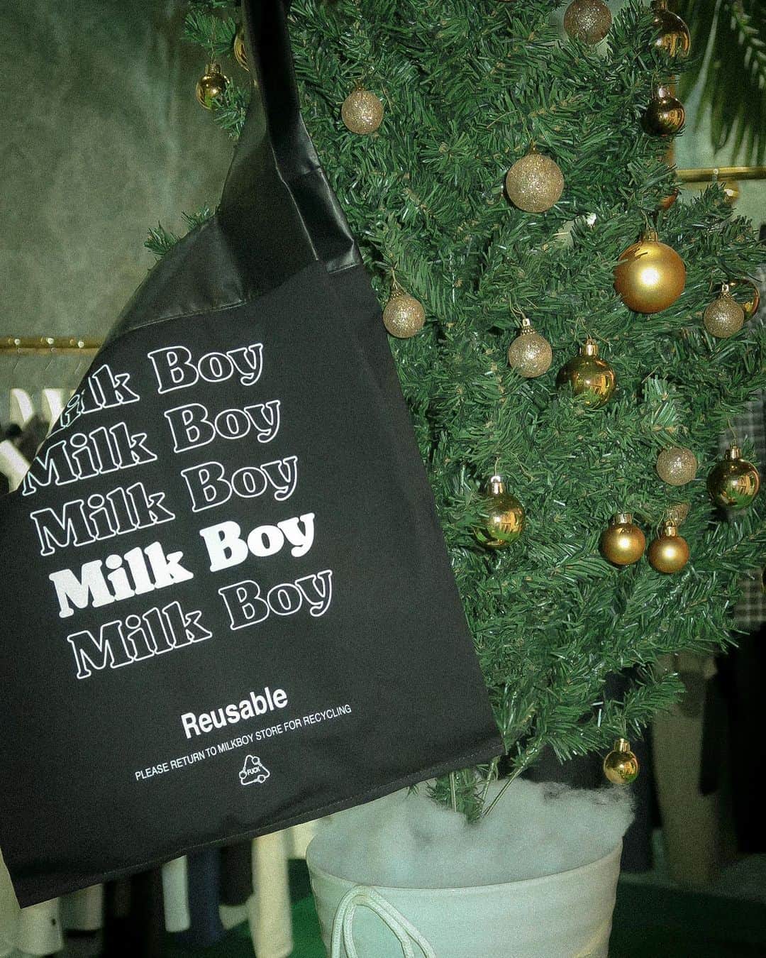 ミルクボーイさんのインスタグラム写真 - (ミルクボーイInstagram)「MILKBOY Gift🎁🎄✨」12月10日 20時22分 - milkboyharajuku